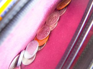 ピンクの財布はお金がたまらない ダメな理由や風水的に金運をあげるなら何色がいい パワースポット巡りでご利益を 開運ネット